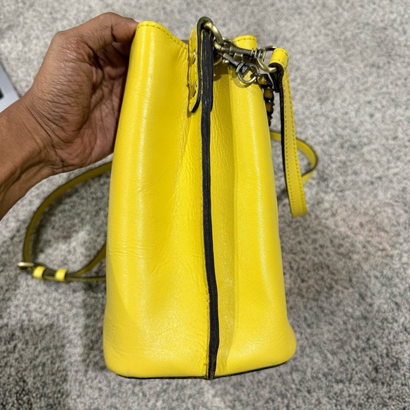 Patricia Nash Ledra Yellow Tooled Leather Bucket Bag  Chain Strap Crossbody - Picture 7 of 12